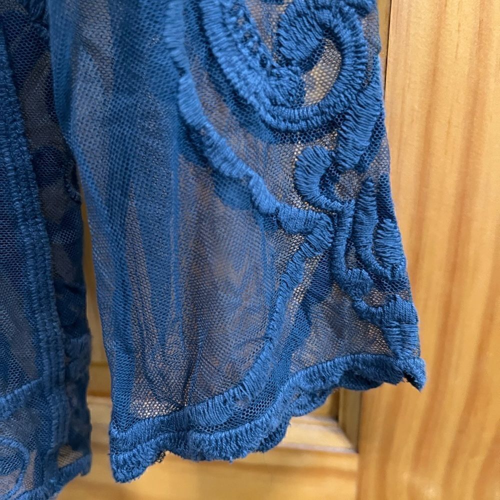 Express size Med. blue sheer embroidered blouse - Picture 2 of 6